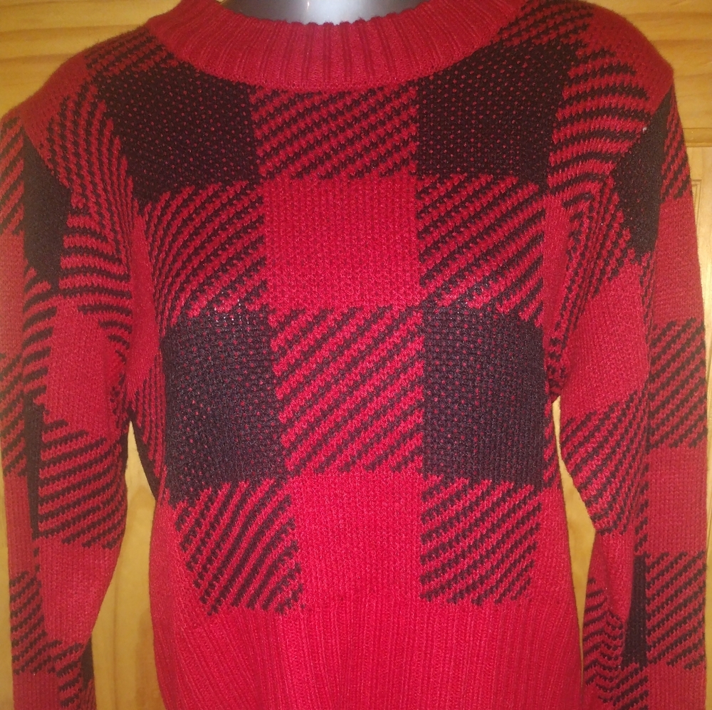 ♥️ Red/Black 🖤 Color Block Sweater 😍 - Picture 2 of 2